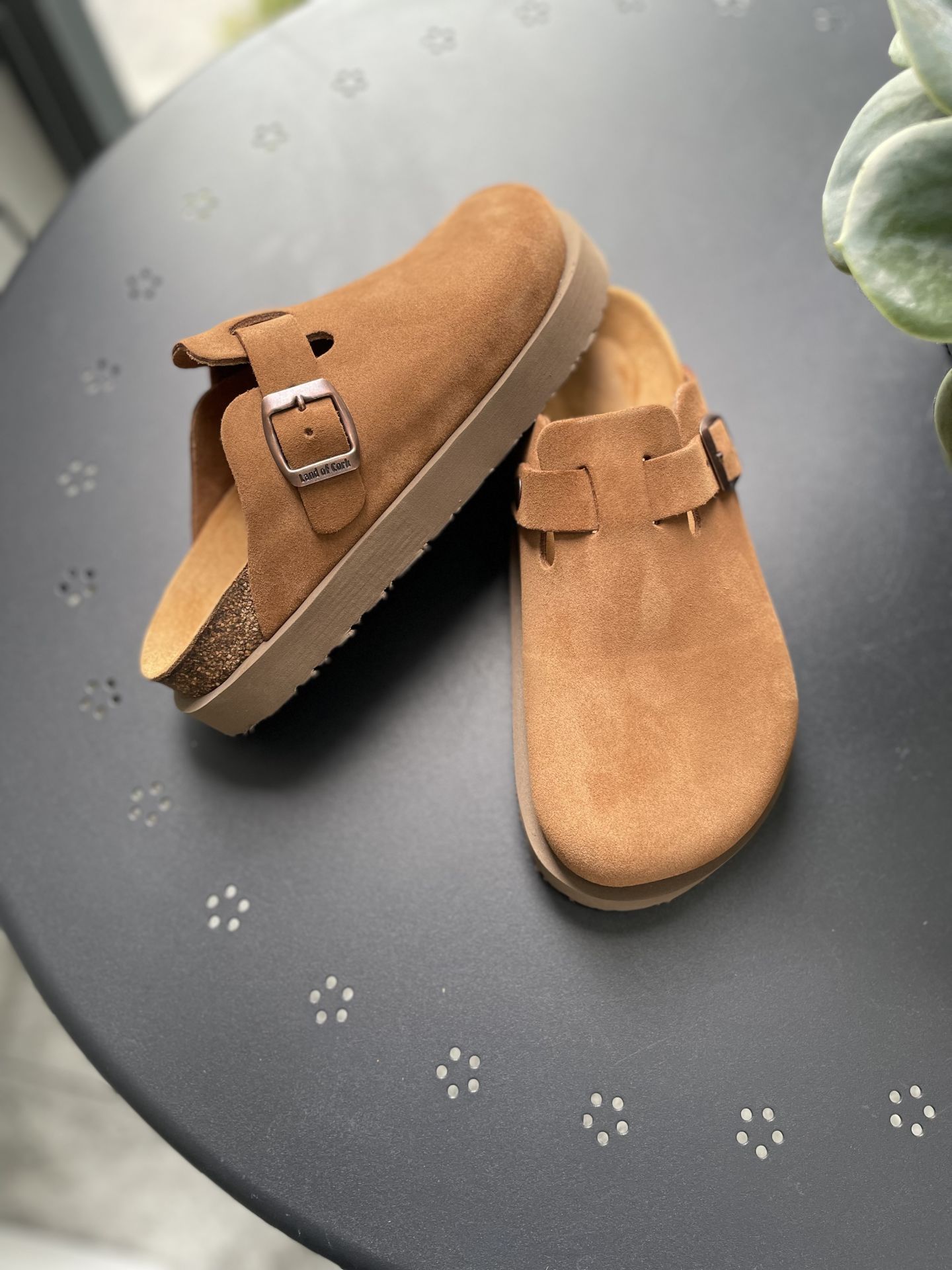 Land of Cork Anatomik Doğal Mantar Taban Büyük Toka Hakiki Süet Deri Terlik