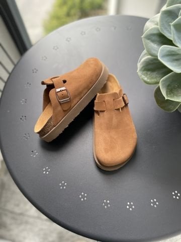 Land of Cork Anatomik Doğal Mantar Taban Büyük Toka Hakiki Süet Deri Terlik