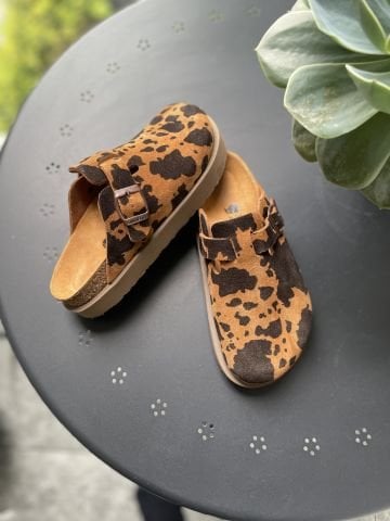 Land of Cork Cow Animal Desenli Ortopedik Terlik – El Yapımı, Platform Taban , Mantar Taban, Kadın Günlük Terlik