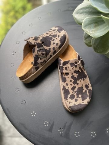 Land of Cork Cow Animal Desenli Ortopedik Terlik – El Yapımı, Platform Taban , Mantar Taban, Kadın Günlük Terlik