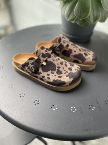 Land of Cork Cow Animal Desenli Ortopedik Terlik – El Yapımı, Platform Taban , Mantar Taban, Kadın Günlük Terlik