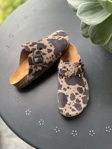 Land of Cork Cow Animal Desenli Ortopedik Terlik – El Yapımı, Mantar Taban, Kadın Günlük Terlik