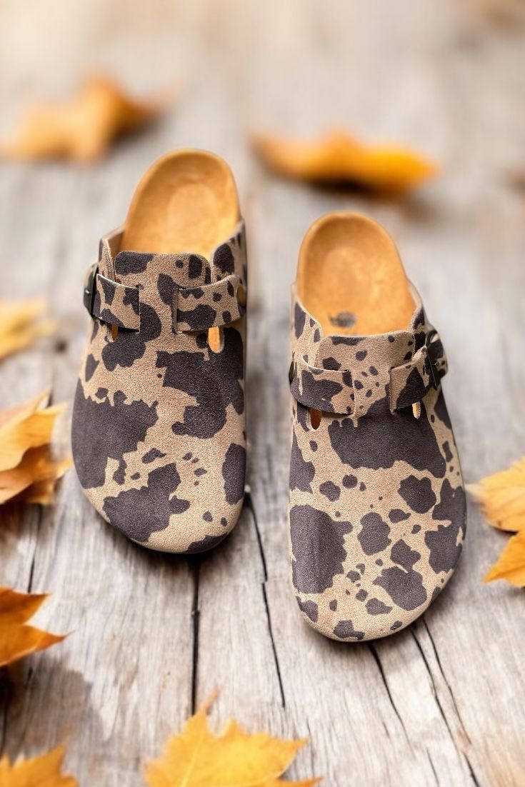 Land of Cork Cow Animal Desenli Ortopedik Terlik – El Yapımı, Mantar Taban, Kadın Günlük Terlik