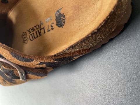 Land of Cork Cow Animal Desenli Ortopedik Terlik – El Yapımı, Mantar Taban, Kadın Günlük Terlik