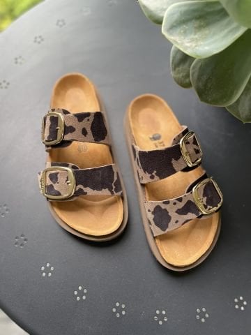 Land of Cork Platform Taban Cow Animal Desenli Ortopedik Terlik – El Yapımı, Mantar Taban, Big Buckle Kadın Günlük Terlik
