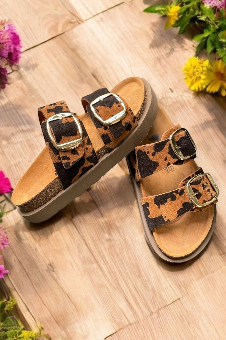 Land of Cork Platform Taban Cow Animal Desenli Ortopedik Terlik – El Yapımı, Mantar Taban, Big Buckle Kadın Günlük Terlik