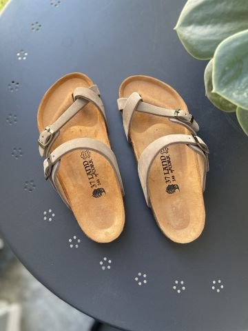 Land of Cork mantar taban deri terlik