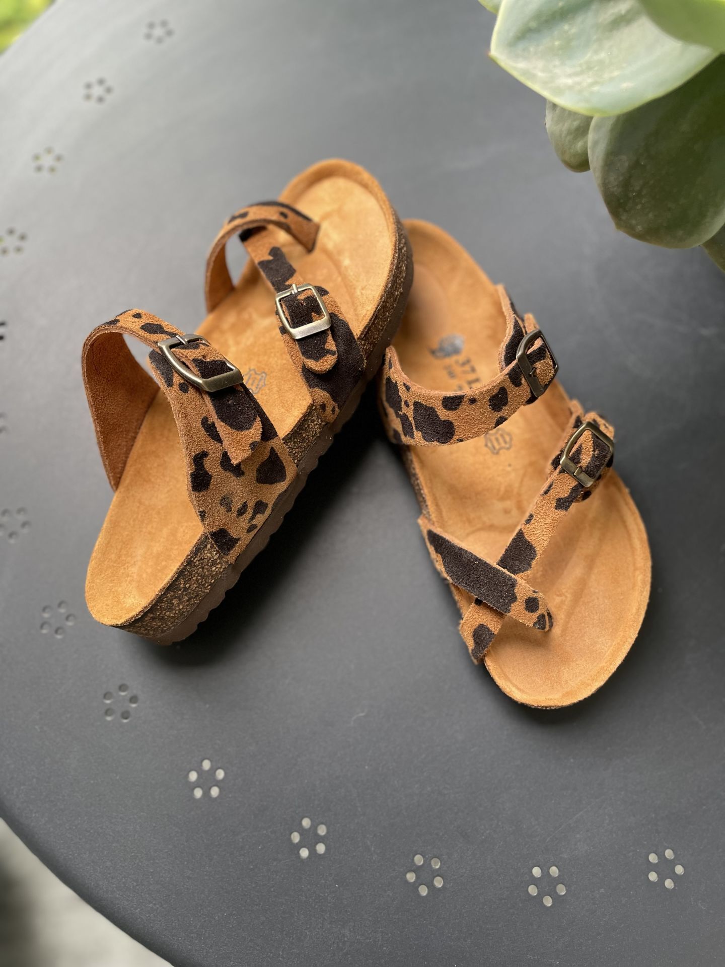 Land of Cork Anatomik Doğal Mantar Taban Parmak Arası Animal Print Kadın Terlik