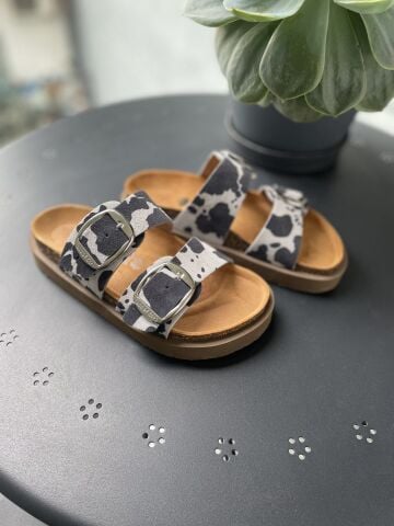 Land of Cork Platform Taban Cow Animal Desenli Ortopedik Terlik – El Yapımı, Mantar Taban, Big Buckle Kadın Günlük Terlik