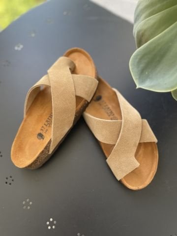 Land of Cork Parmak Arası Süet Deri Kadın Terlik – Anatomik Doğal Mantar Taban