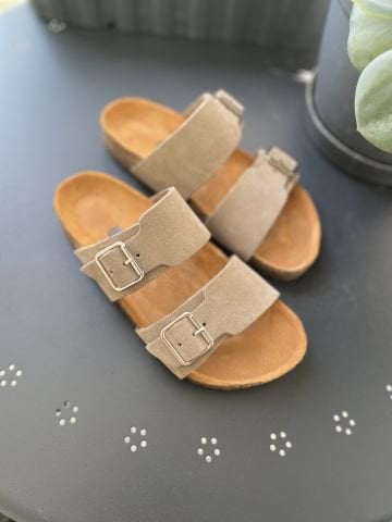 Land of Cork Unisex Ayarlanabilir Tokalı Süet Deri Terlik – Doğal Mantar Taban