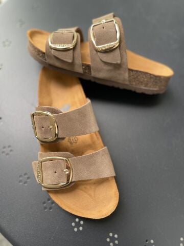 Land of Cork Anatomik Doğal Mantar Taban Büyük Toka Hakiki Süet Deri Terlik