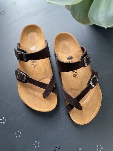 Land of Cork Doğal Mantar Taban Hakiki Deri Parmak Arası Terlik | Ark Destekli Anatomik Konfor Unisex Sandalet